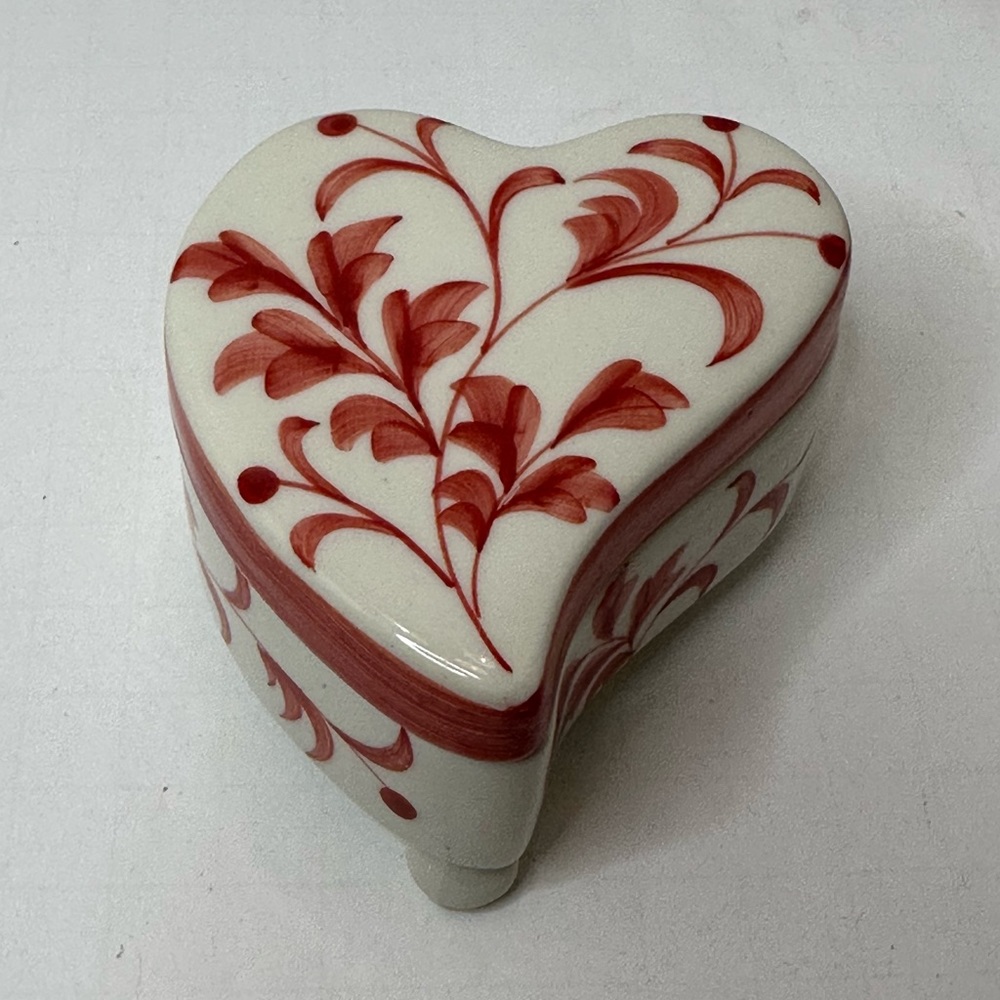 Andrea by Sadek Abstract Heart Footed Ceramic Trinket Box with Lid Valentines
